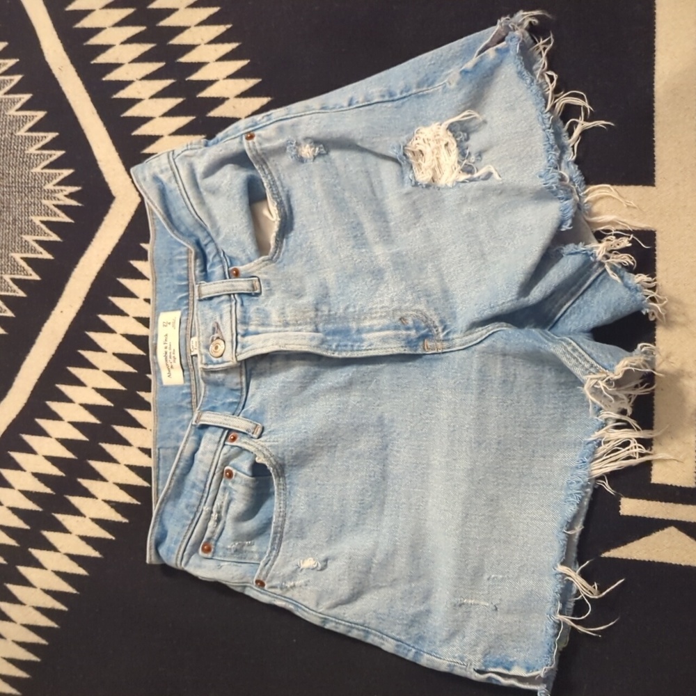 Abercrombie & Fritch Denim Mom Shorts (Curve Love)